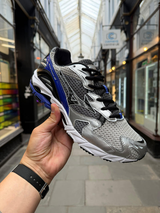 Mizuno Wave: From Japanese Running Technology to Everyday Style