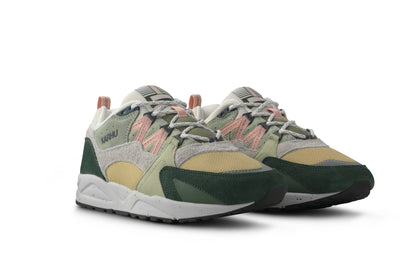 Karhu Fusion 2.0 Darkest Spruce / Cameo Rose
