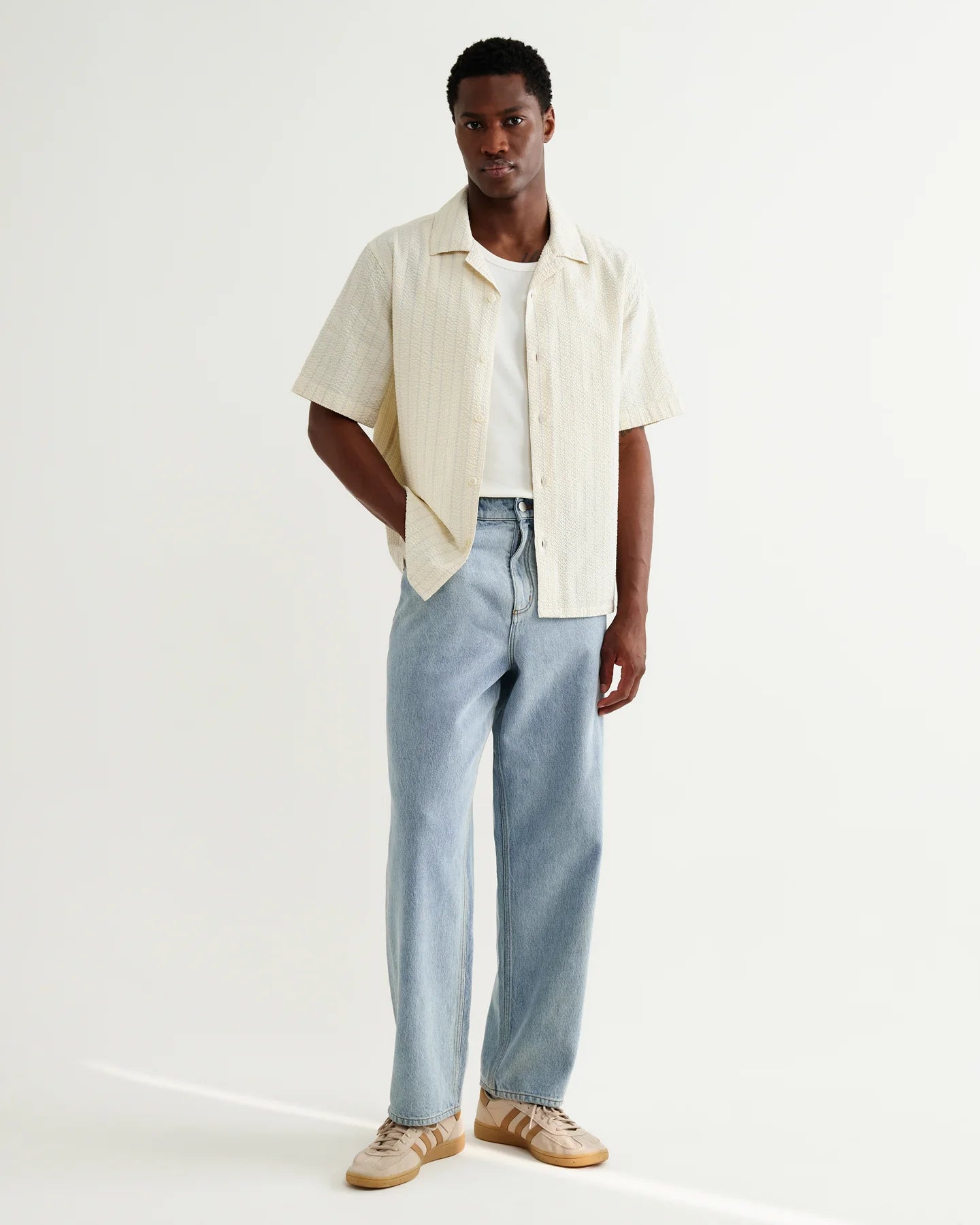 Wax London Didcot - Ecru And Blue Seersucker Stripe Short-Sleeve Shirt